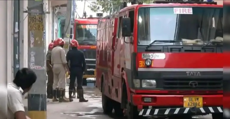 দিল্লি ফায়ার সার্ভিসে দীপাবলিতে ২৬৯টি ফোন! বড় কোনো দুর্ঘটনার খবর নেই