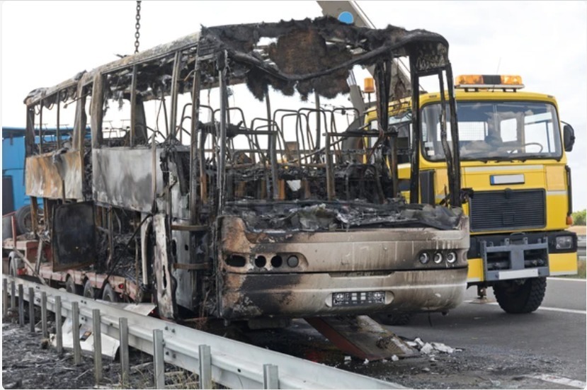 অন্ধ্রপ্রদেশের কুর্নূলে ভয়াবহ সড়ক দুর্ঘটনা : বাস অগ্নিকাণ্ডে বহু যাত্রীর মর্মান্তিক মৃত্যু