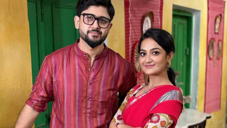 মিত্তির বাড়ি—আদৃত-পারিজাতের অফস্ক্রিন কেমিস্ট্রির গল্প