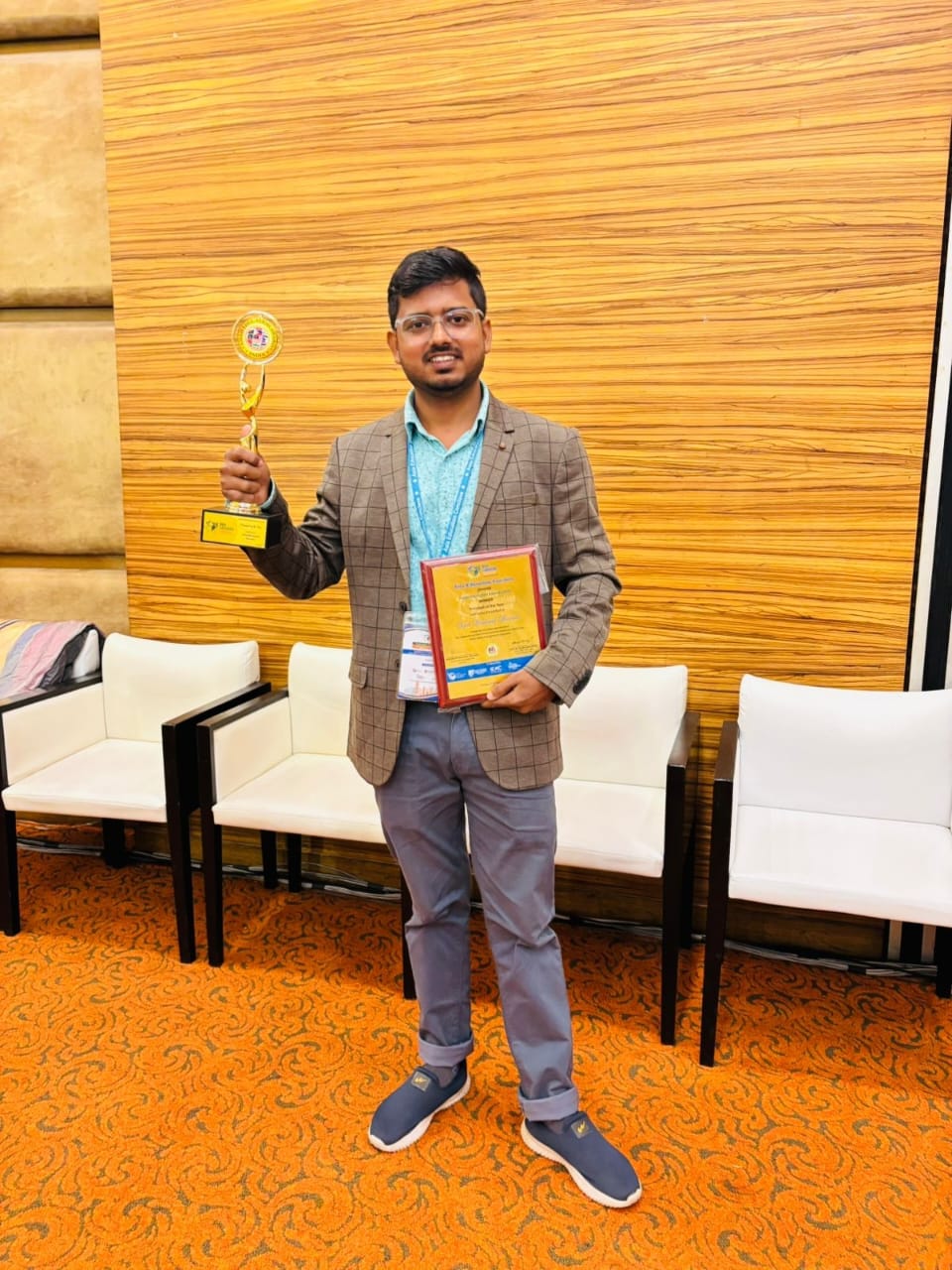 সায়েদ মোশারফ হোসেন — বাংলার তরুণ উদ্ভাবক, যিনি নারীদের সুরক্ষায় তৈরি করলেন স্মার্ট জুতো |