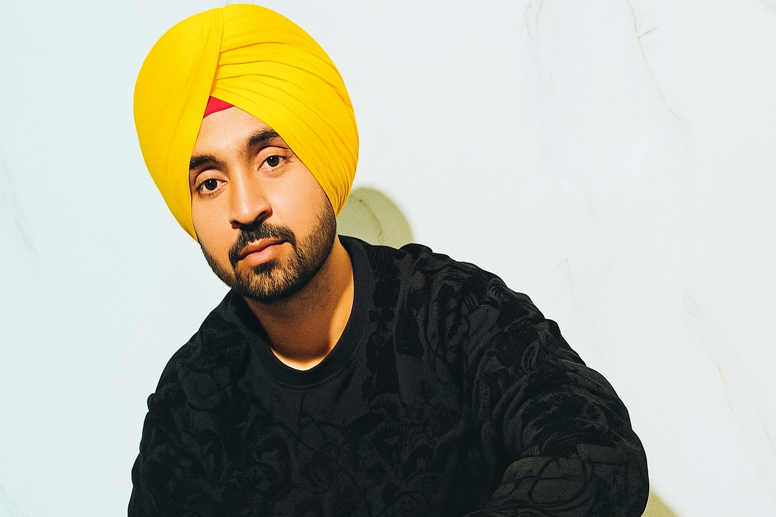 অমিতাভ-দিলজিৎ কাণ্ডে নতুন বিতর্ক! অনুষ্ঠানে খালিস্তানিদের হুমকি, গান বন্ধের দাবিতে উত্তেজনা – কী ঘটল আসলে?