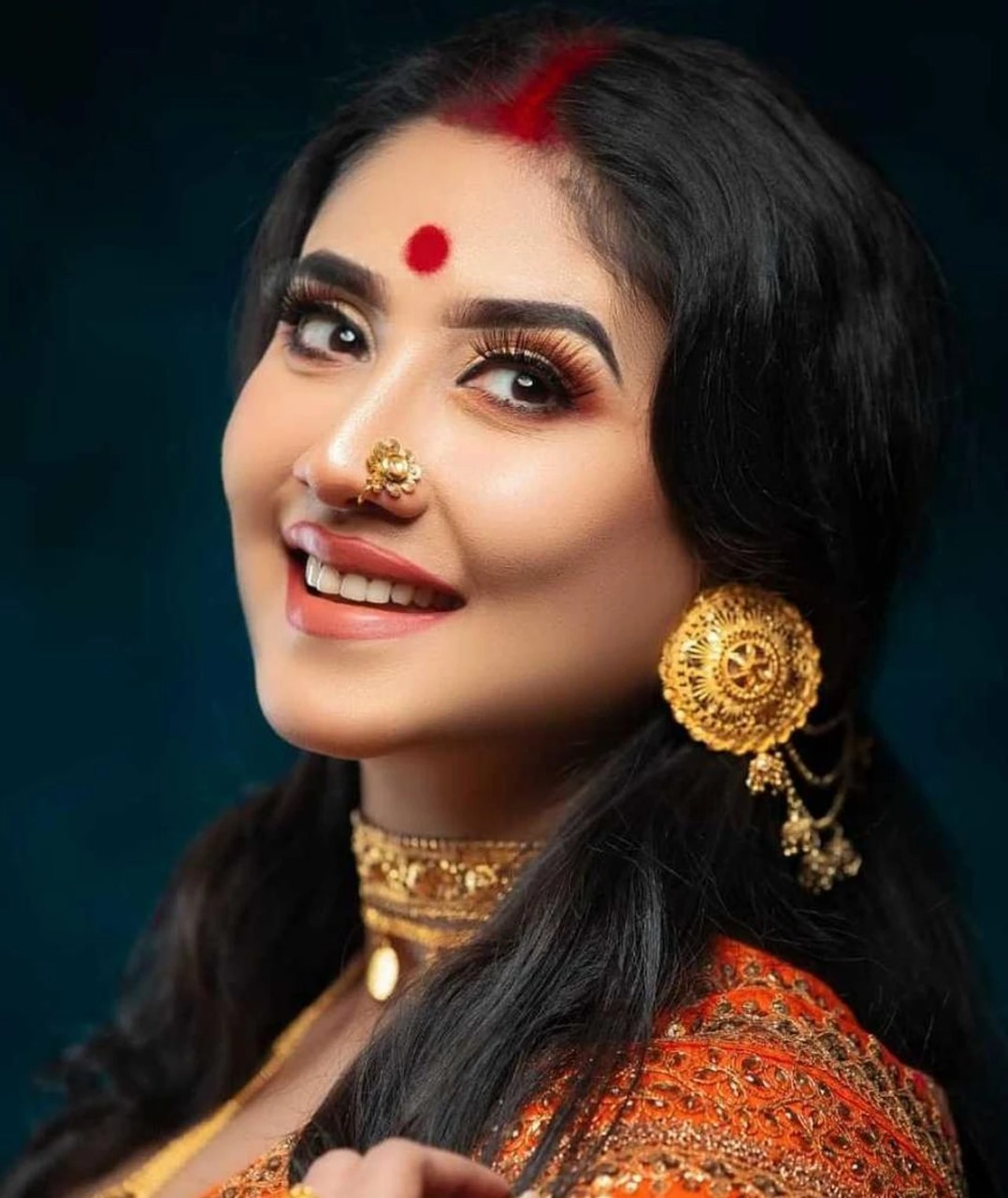 ফিল্ম ফেস্টিভ্যালে থিমের সঙ্গে মিলে গেল দেবলীনার শাড়ি, মুগ্ধ দর্শকরা