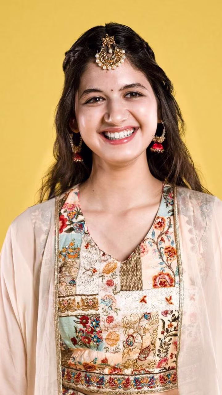 দশ বছর পর পর্দায় কামব্যাক অখণ্ড ২-এ নতুন রূপে ফিরছেন মুন্নি হর্ষালি মালহোত্রা