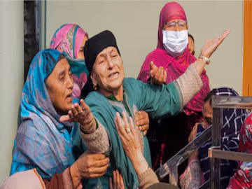 বাবা, যেও না নওগাঁও থানার বিস্ফোরণে মৃত মোহাম্মদ শফির করুণ গল্প প্রকাশ্যে