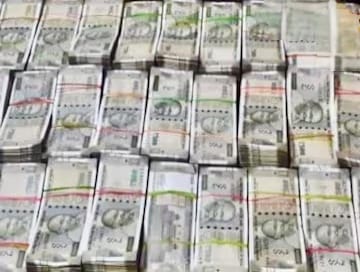 সাদা স্করপিওর দরজা খুলতেই থরে থরে নোট! বীরভূমে STF এর তল্লাশিতে উদ্ধার কয়েক কোটি টাকা