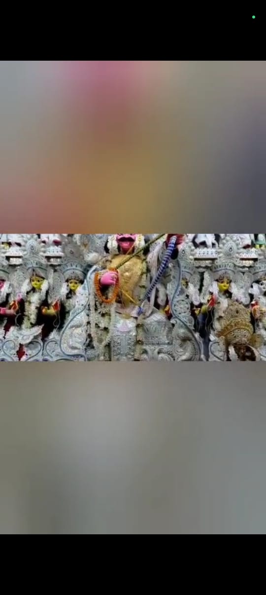 “সাড়ে তিনশো বছরের প্রথা বজায় রেখে মালদার ফুলবাড়িতে মহাধুমধামে রায় পরিবারের কার্তিক পুজো