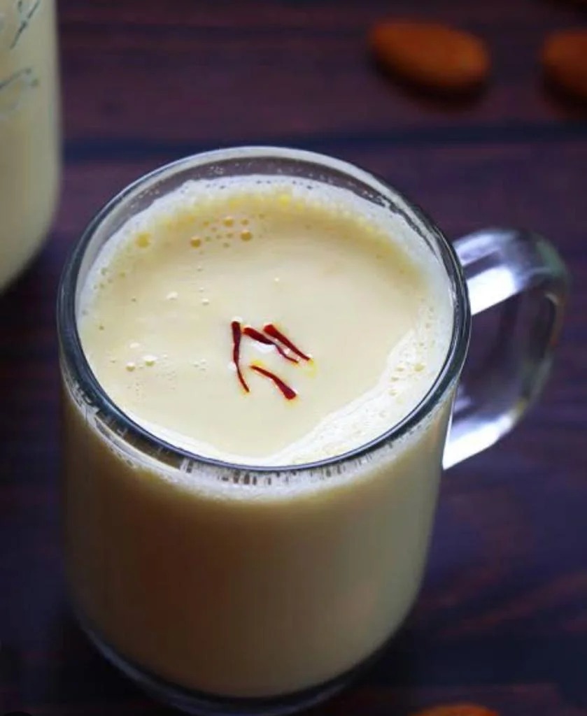 শোবার আগে এক কাপ দুধে মেশান এই উপাদান—রাতারাতি বাড়বে রোগ প্রতিরোধ ক্ষমতা