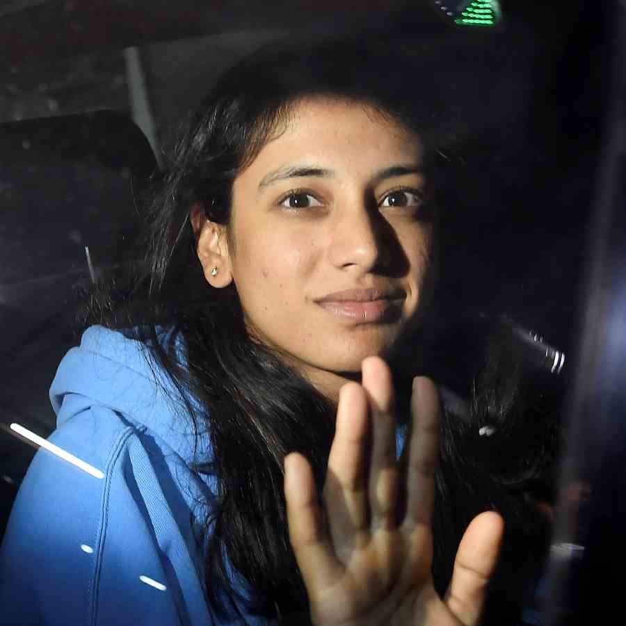 বিয়ে ভাঙার পর প্রথমবার প্রকাশ্যে মন্ধানা পলাশকে নিয়ে নীরব, তবু ভালবাসার সুর