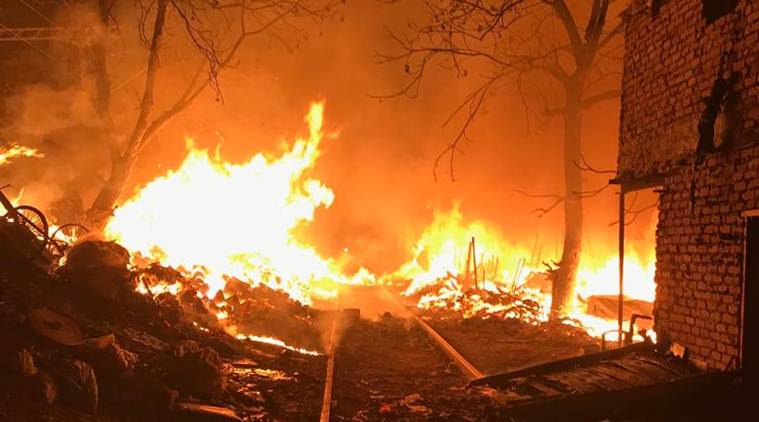 কাঁকুড়গাছিতে তাণ্ডব আগুনের, কয়েক কিলোমিটার দূর পর্যন্ত শোনা গেল বিস্ফোরণ