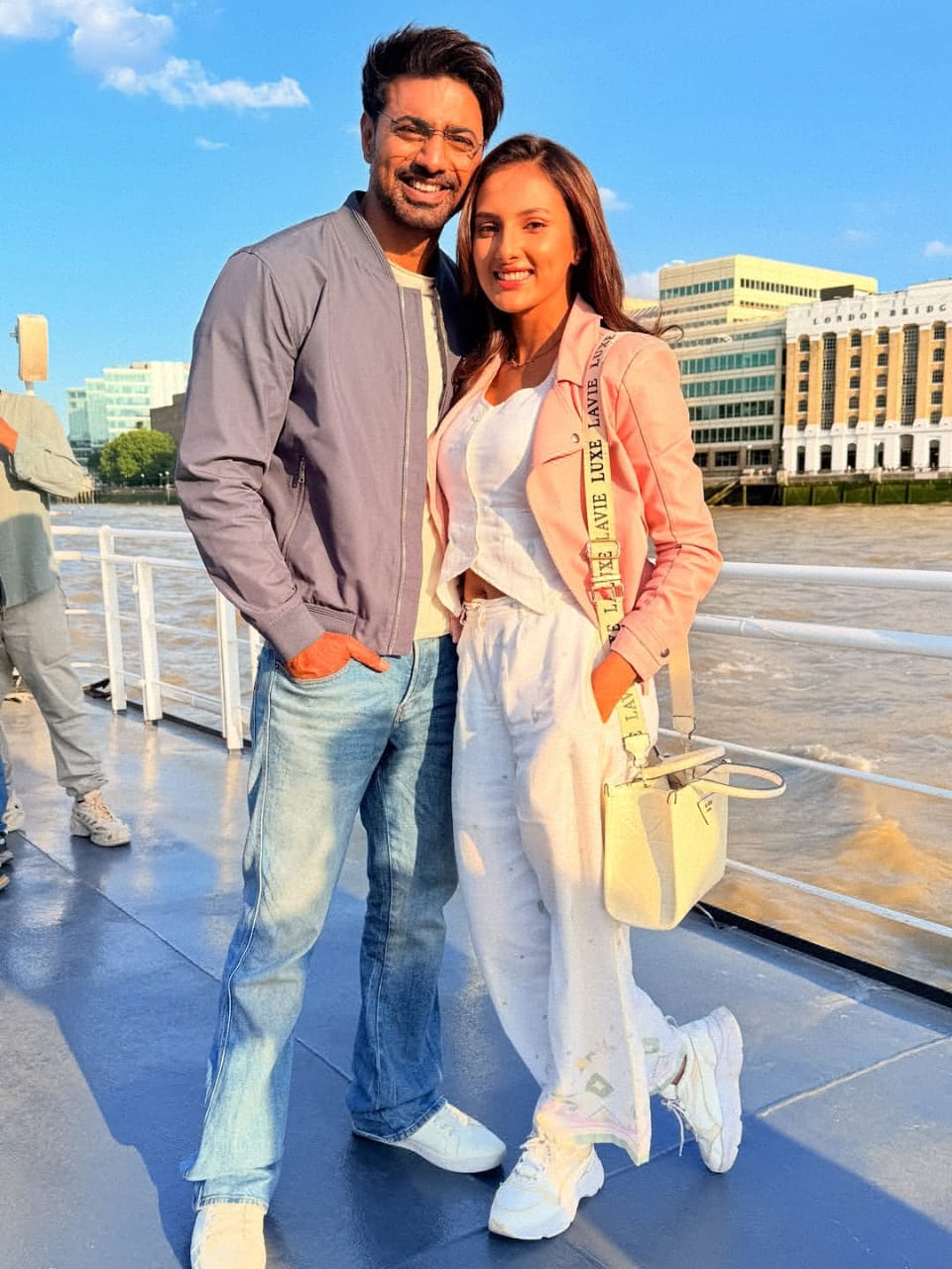 ছোট শহরের মেয়ে, বড় পর্দার স্বপ্ন: বর্ধমান থেকে দেবের নায়িকা জ্যোতির্ময়ীর যাত্রা