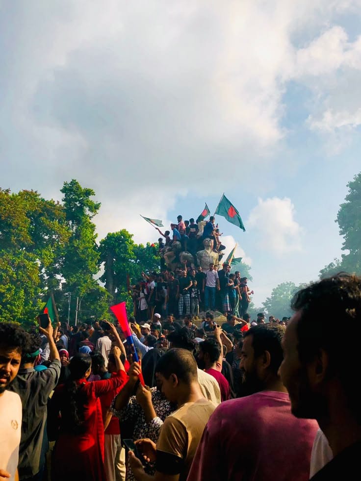 অশান্তির শঙ্কা এখনও কাটেনি সিলেটের ভারতীয় উপদূতাবাস ও ভিসাকেন্দ্রের নিরাপত্তা বৃদ্ধি করল ইউনূস সরকার 