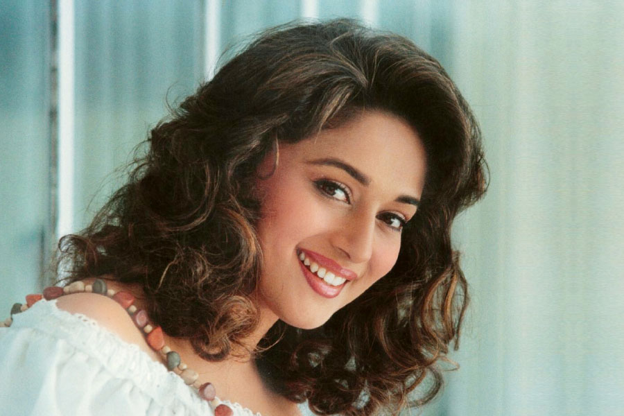 রূপ নিয়ে কটু মন্তব্যে ভেঙে পড়েছিলেন মাধুরী মায়ের এক পরামর্শেই ঘুরে যায় জীবন