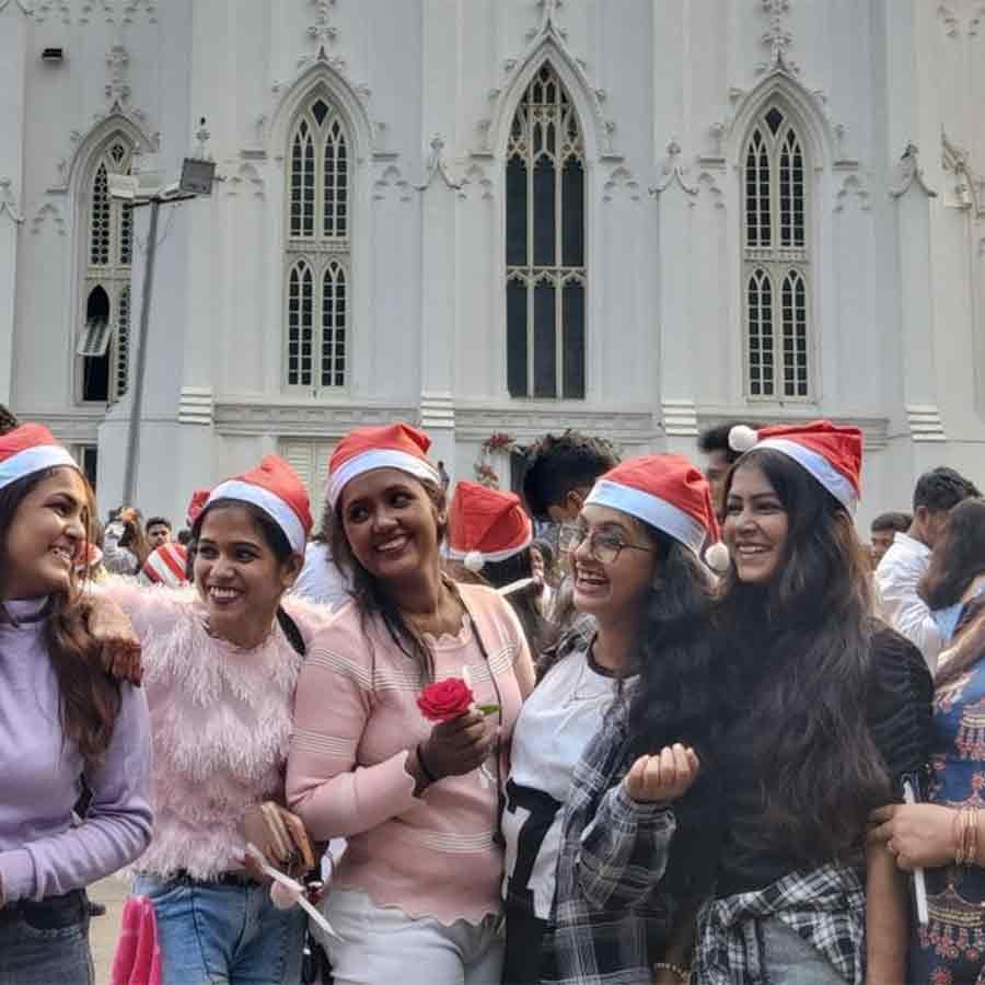 শীতের কামড়ে কাঁপছে বড়দিনের কলকাতা, ১৩ ডিগ্রিতে নামল তাপমাত্রা 