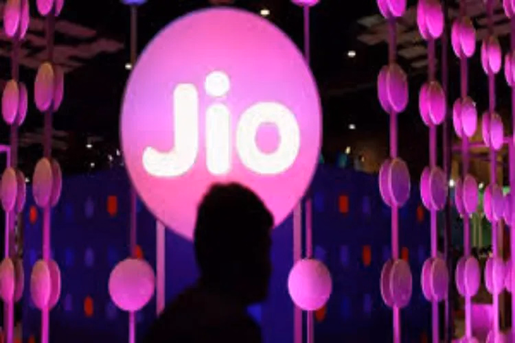 "জিও: নভেম্বর মাসে ১.২ মিলিয়ন নতুন গ্রাহক যুক্ত, টেলিকম সেক্টরে শীর্ষস্থান অর্জন!"