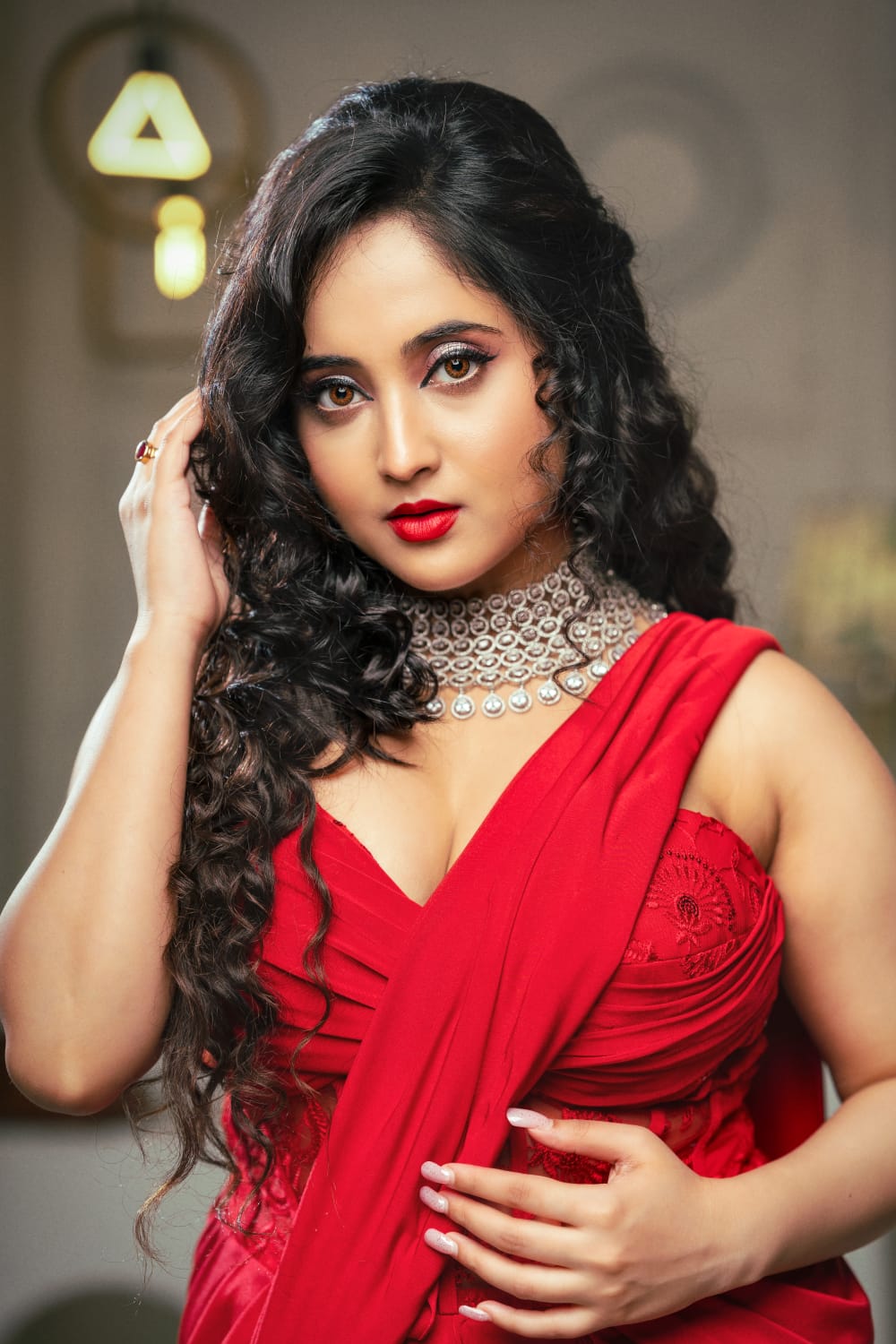 অভিনেত্রী সৌমিতৃষা সায়াটিকার সমস্যায় দিনের পর দিন যন্ত্রণায় ভুগেছেন কী এই রোগ, কেন হয় এবং কিভাবে মোকাবিলা করা যায়?