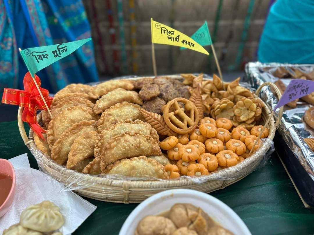 মকর সংক্রান্তি উপলক্ষে পশ্চিমবঙ্গে গ্রামবাংলায় উৎসবের আমেজ, পিঠে-পুলির ধুম