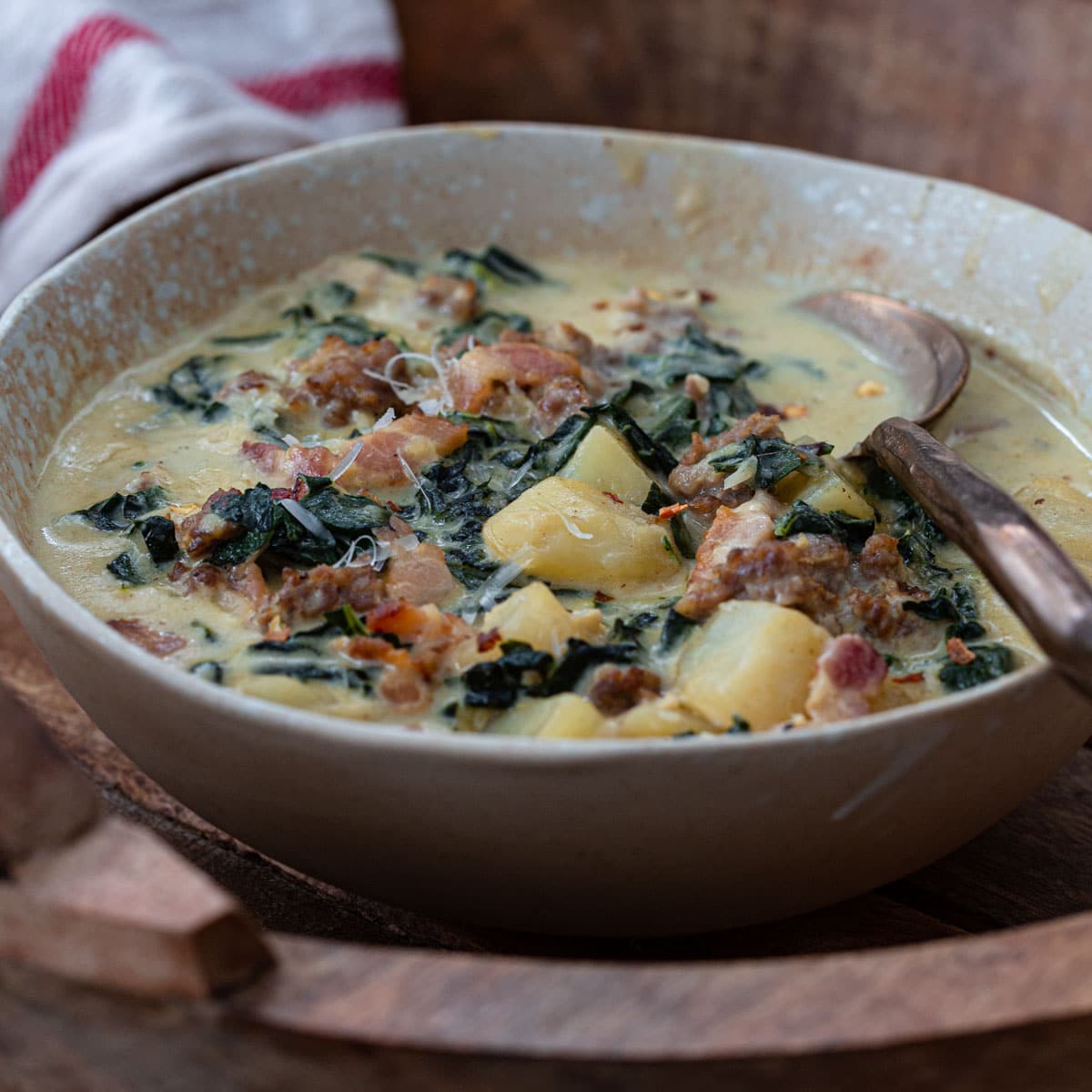 শীতের হালকা দুপুরের জন্য ওড়িশার বাদাম মুলা তরকারি