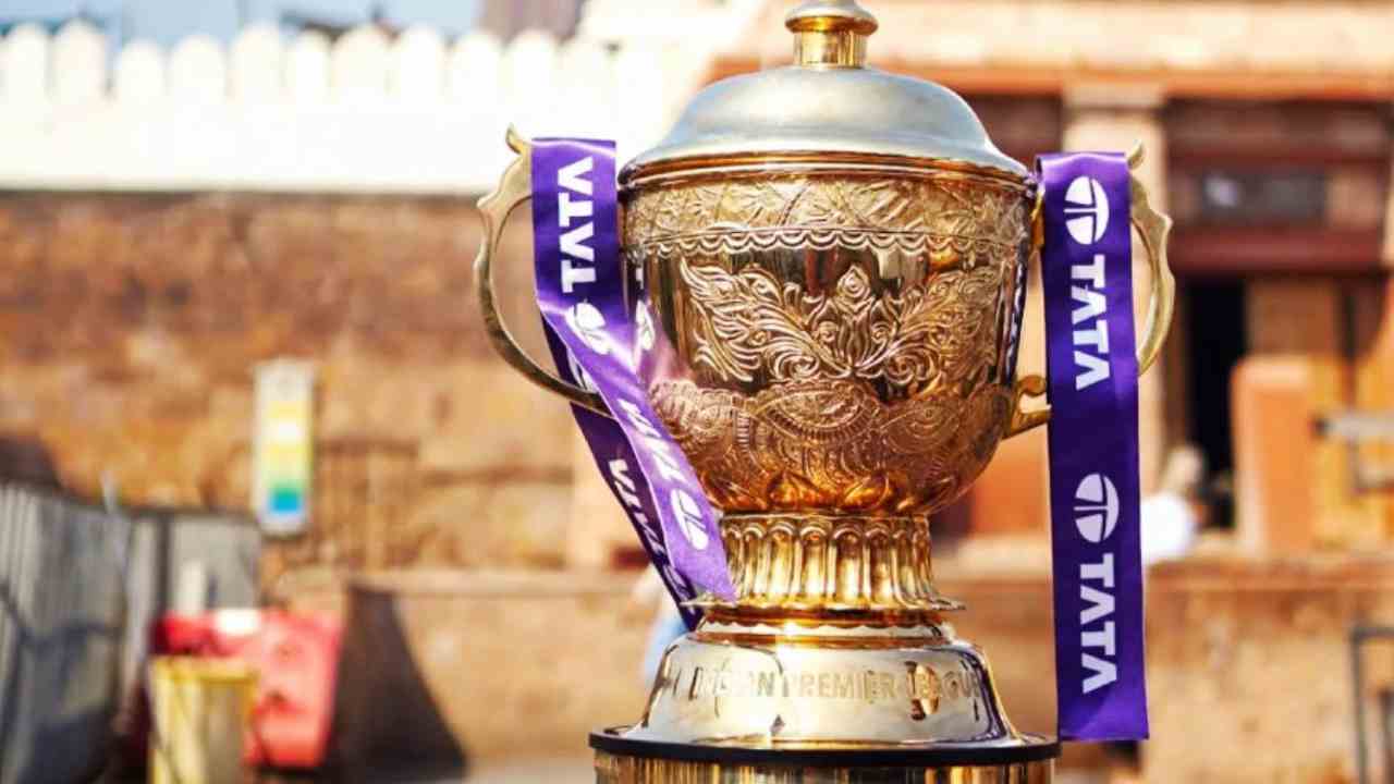 ১৮ বছর ট্রফি নেই, মুম্বই-চেন্নাই-কলকাতাকে টপকে আইপিএলের সেই দলই সবচেয়ে ধনী! বাজারদর বেড়ে দাঁড়াল ৯২১৫ কোটি টাকা