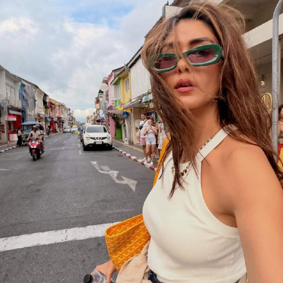 ধনুষের সঙ্গে বিয়ের গুঞ্জন একাধিক তারকার সঙ্গে প্রেম মৃণালের স্বভাবের জন্য ছেড়ে চলে গিয়েছিলেন প্রাক্তন প্রেমিক