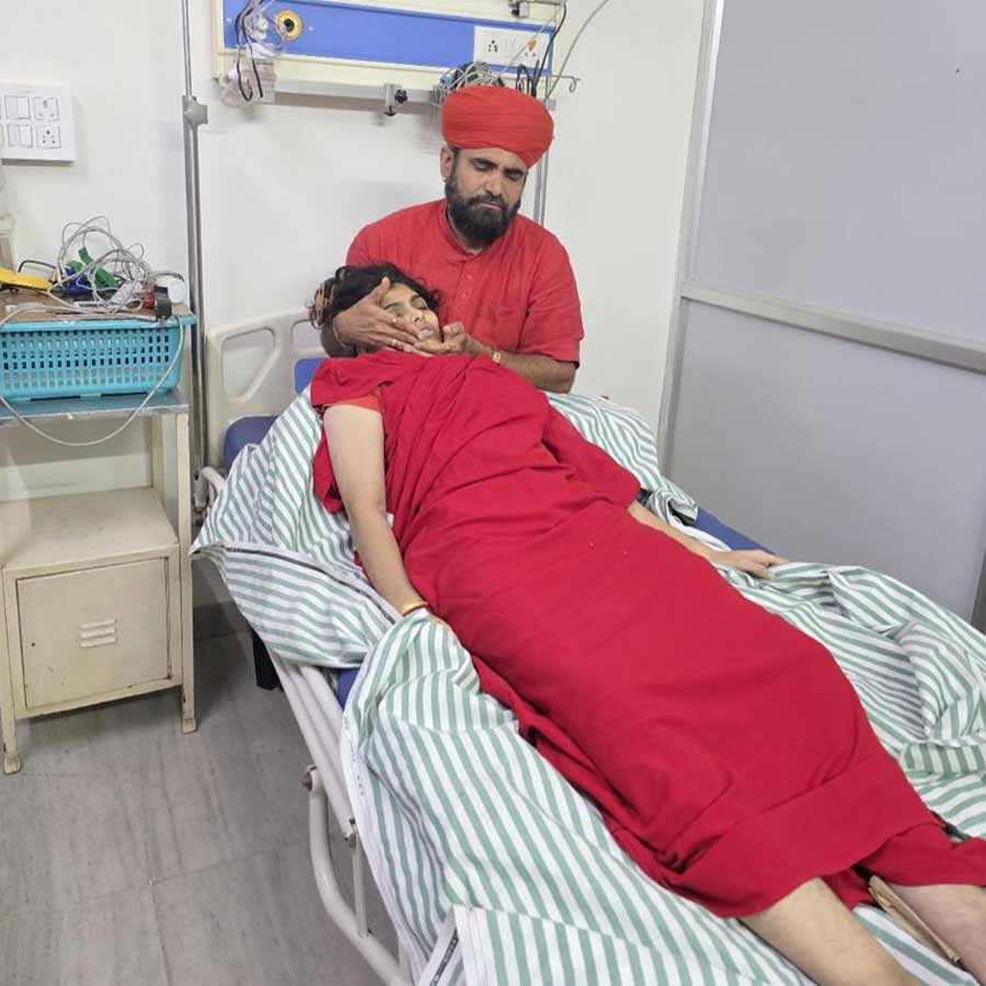 ইঞ্জেকশন ভাইরাল ভিডিয়ো ধোঁয়াশায় ঘেরা ইনস্টাপোস্ট সুন্দরী সাধ্বীর মৃত্যুতে ঘনীভূত রহস্য কে এই তরুণী প্রেম