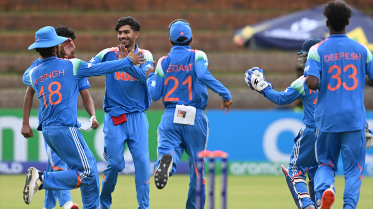 রবিবার অনূর্ধ্ব ১৯ বিশ্বকাপে ভারত পাকিস্তান লড়াই সেমিফাইনালের দোরগোড়ায় বৈভবেরা