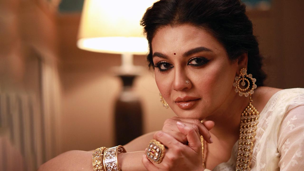 ইচ্ছে হলেই দত্তক নিতে পারি কিন্তু জগতের সকলের মা হয়ে থাকতে চাই সারদাদেবীর মতো জয়া আহসান