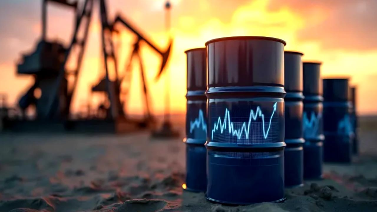 ট্রাম্পের কথামতো রাশিয়ার থেকে নতুন করে তেল কেনা পুরোপুরি বন্ধ করে দিয়েছে ভারতীয় সংস্থাগুলি: রিপোর্ট