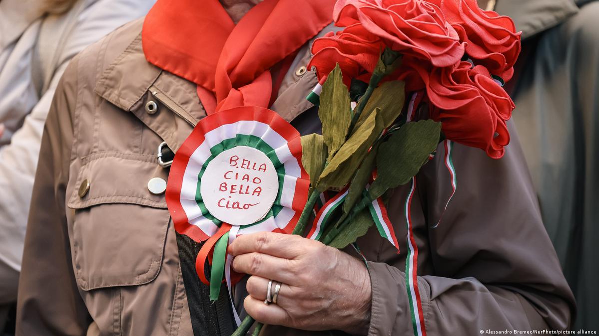 বিশ্বকাপের আগে নেই রাজ্যের মাঝেই প্রতিবাদের সুরে বেলা চিয়াও