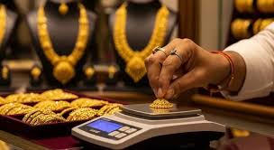 সোমে দুইবার দাম বদলের পর মঙ্গলেও সোনার দামে চমক কলকাতায় আজ কত দাম