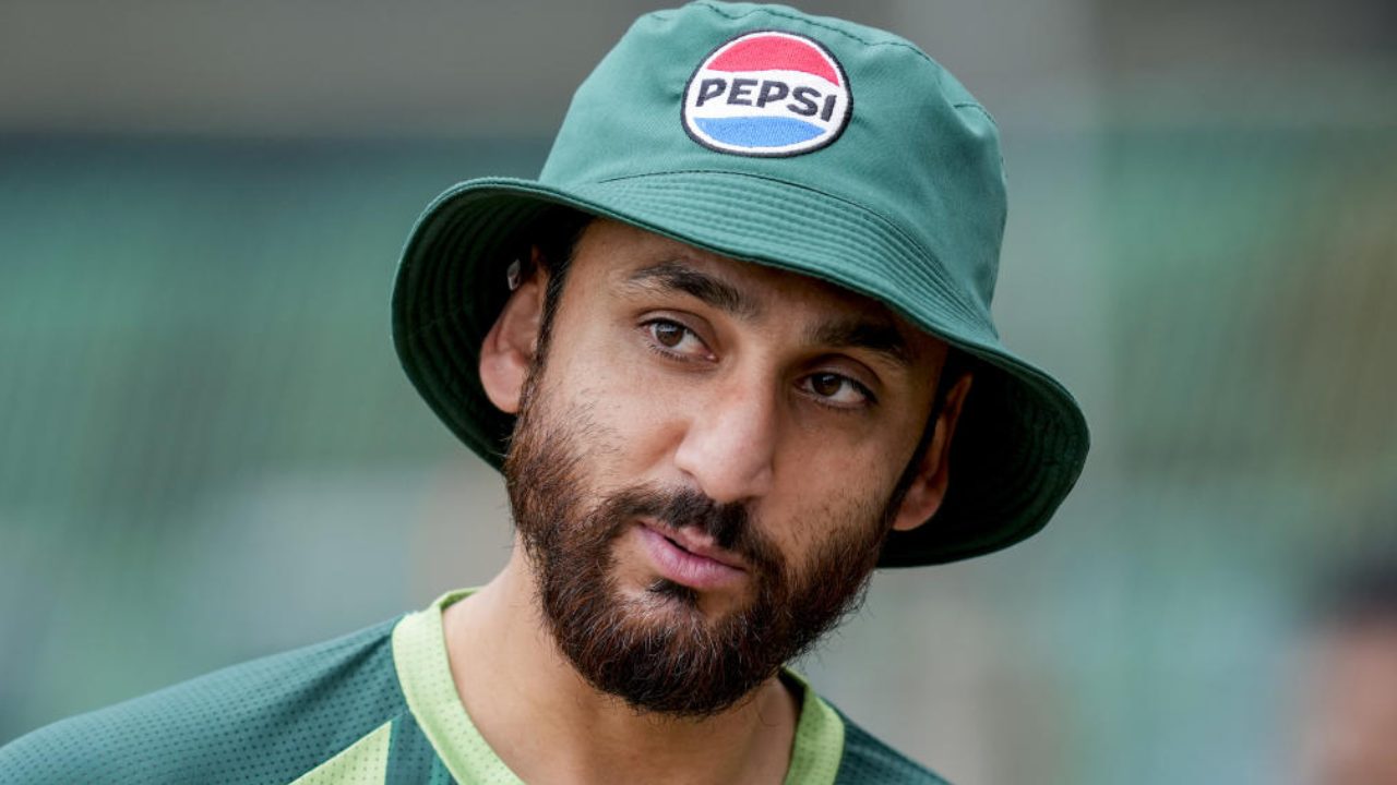 রবিবার ভারত-পাক ম্যাচে করমর্দন হবে? পাকিস্তান অধিনায়ক সলমন আঘা বললেন, ‘সূর্যরা ঠিক করুক ওরা কী করবে’