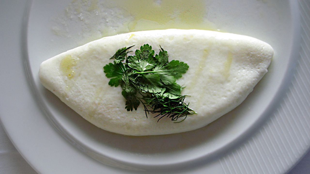 কুসুম বাদ দিয়ে ডিমের সাদা অংশটুুকু খান তাতে ক্ষতি হতে পারে বলে চিকিৎসকের দাবি সত্যি