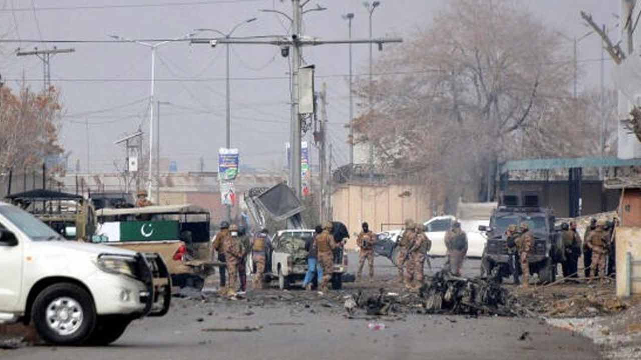 বিস্ফোরকবোঝাই গাড়ি নিয়ে পুলিশচৌকিতে হামলা পাকিস্তানে! নিহত ১১, দায় নিল জঙ্গি সংগঠন টিটিপি