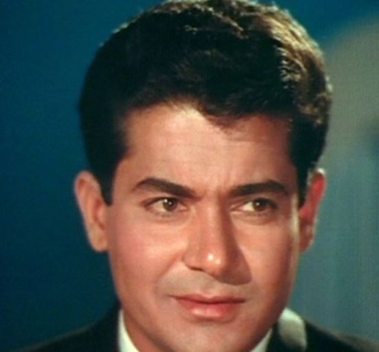 অসুস্থ সেলিম খান অসুস্থ চিত্রনাট্যকার সেলিম খান। মঙ্গলবার সকালে অসুস্থ বোধ করেন তিনি। তড়িঘড়ি নবতিপর চিত্রনাট্যকারকে নিয়ে মুম্বইয়ের লীলাবতী হাসপালাতে ভর্তি করেন ছেলে সলমন খান।