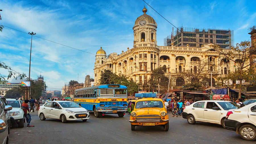 দক্ষিণ পশ্চিম বঙ্গোপসাগরে নিম্নচাপের প্রভাবে আবহাওয়ার বদল শীতের আমেজ ধীরে ধীরে ফিকে হতে শুরু