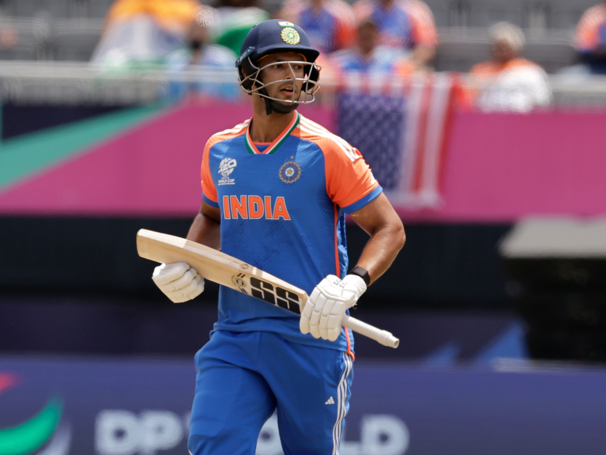 দুবে ঝড়ের পর বরুণের জাদুতে বিশ্বকাপে ডাচ বধ, অপরাজিত ভারত