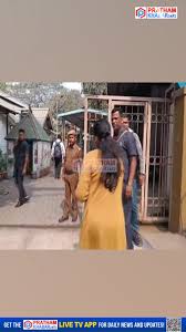  বাড়ি থেকে দুর্গন্ধ আসছে বলে পুলিশে খবর দেন প্রতিবেশীরা দরজা ভেঙে উদ্ধার হল পরিচালকের দেহ