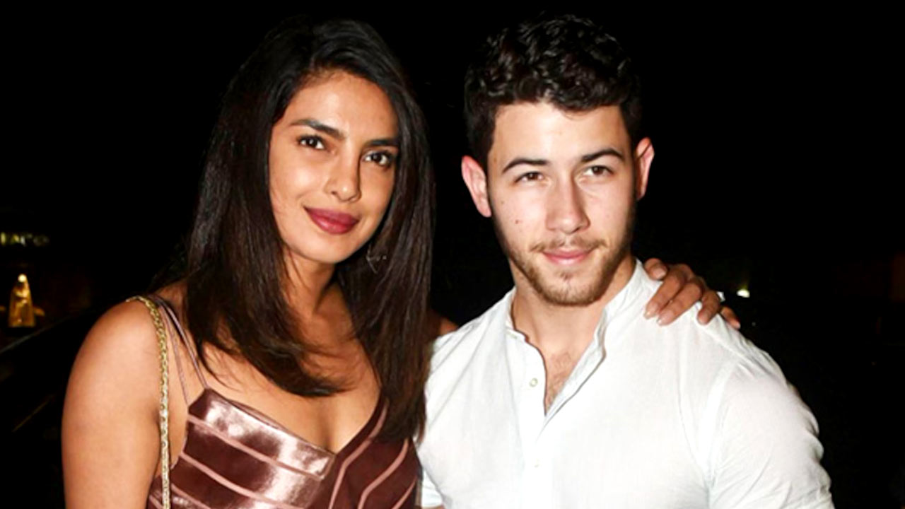 মঙ্গলসূত্র এখন ব্রেসলেট গিন্নি প্রিয়ঙ্কার গয়নায় নতুন ট্রেন্ড সেট করলেন নিক