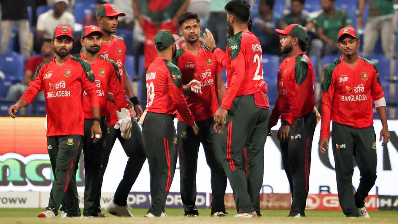 ‘বাংলাদেশের দুই ক্রিকেটার পাঁচ দিন ধরে মানসিক কোমায় ছিল’, বিশ্বকাপে খেলতে না পেরে তোপ সহকারী কোচের