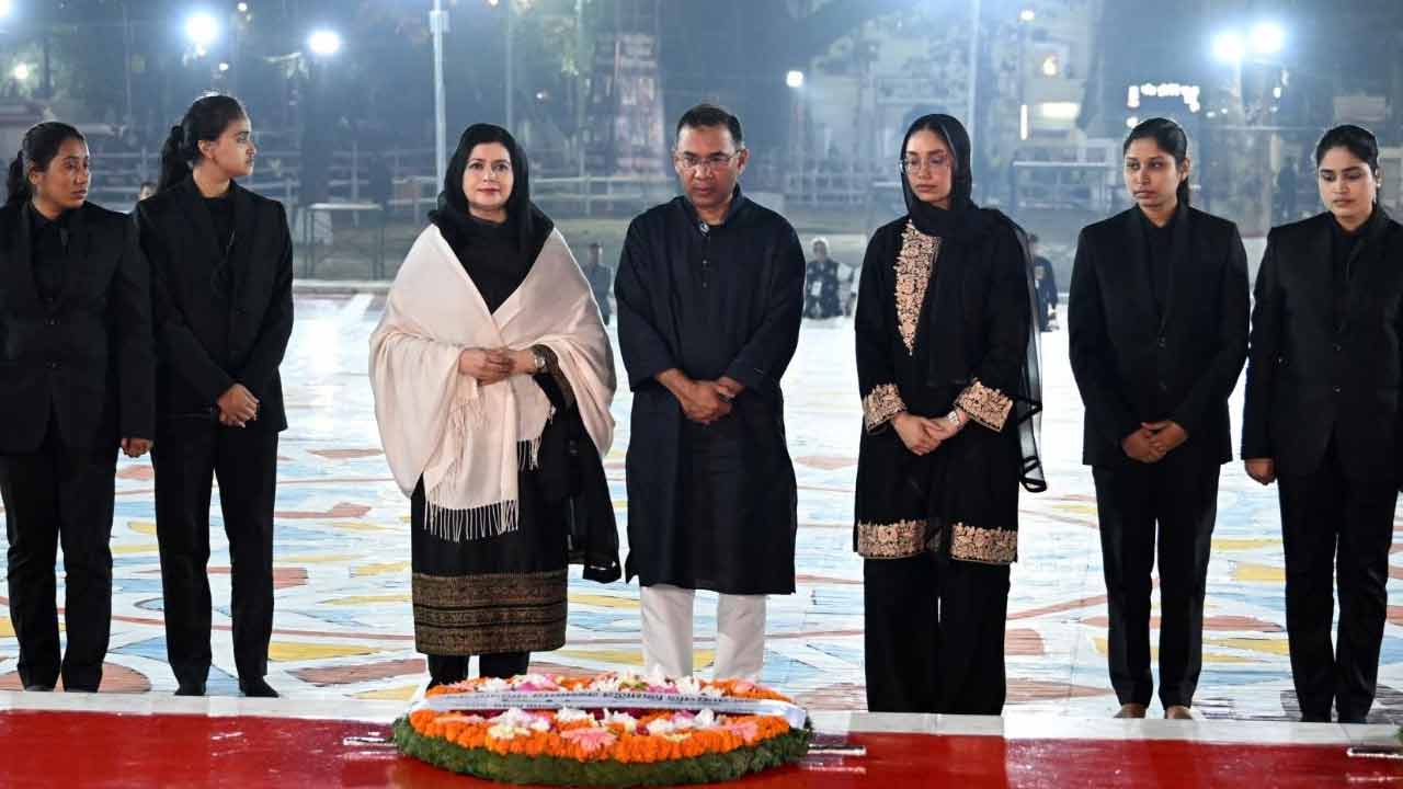 শহিদ মিনারে শ্রদ্ধা জানিয়ে নজরে শফিকুর রহমান দিলেন কারণের ব্যাখ্যা