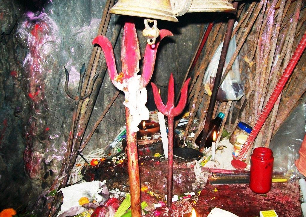 মহাকাল মন্দিরের পাশে গুহায় বিরাজমান দেবী দুর্গার প্রাচীন বিগ্রহ জয়ন্তী উপলক্ষে দর্শন করতে ভুলবেন না