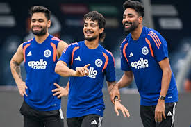  জিম্বাবোয়ে ম্যাচের আগে চেন্নাইয়ে টিম ছেড়ে নয়ডায় ফিরেছিলেন রিঙ্কু। কিন্তু শেষরক্ষা হল না চলে গেলেন খানচন্দ্র সিংহ। 