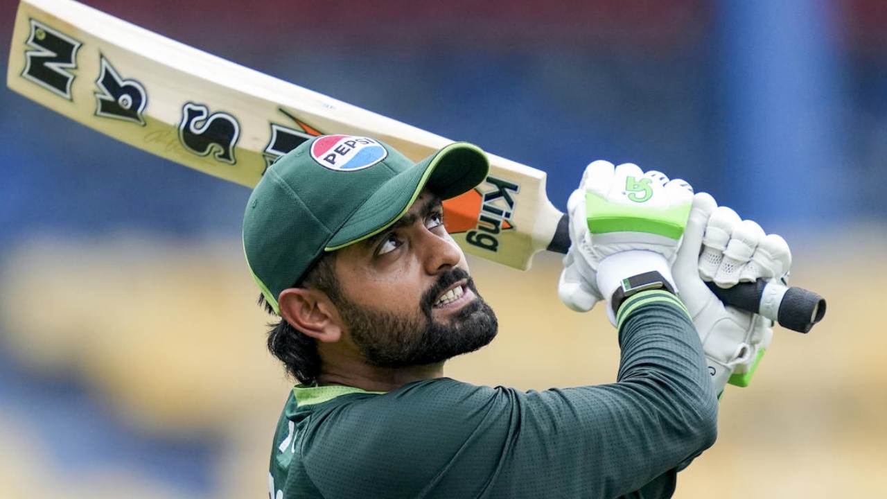 "শ্রীলঙ্কার বিপক্ষে প্রাণঘাত ম্যাচে বাবরকে বাদ দিল পাকিস্তান, আরও দুই খেলোয়াড় ছাঁটাই; দলে যারা বাছাই হলেন"