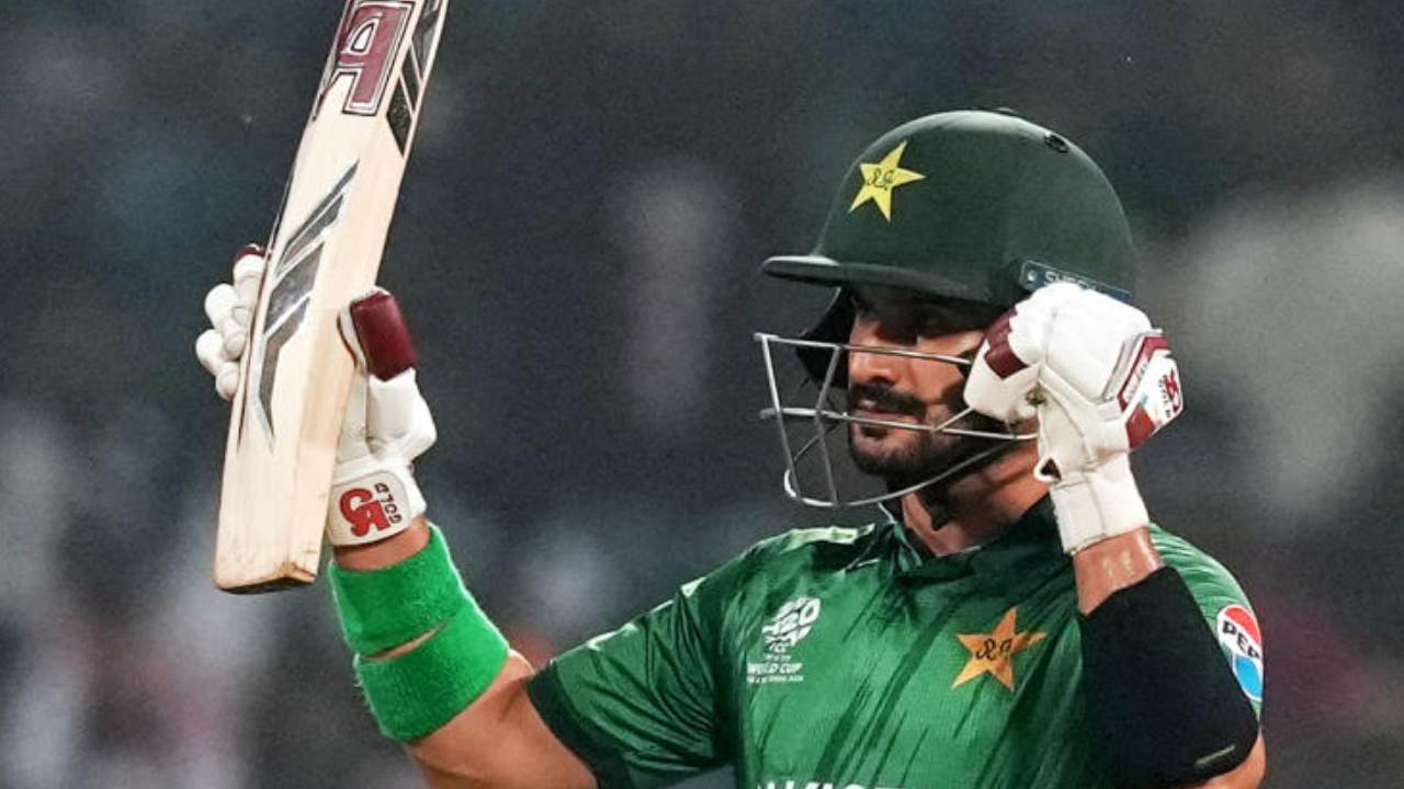 কোহলির নজির ভেঙে পাকিস্তানকে ২১২ রানে পৌঁছে দিলেন ফারহান বিশ্বকাপের সেমিফাইনালে উঠতে কত রানে আটকাতে হবে শ্রীলঙ্কাকে