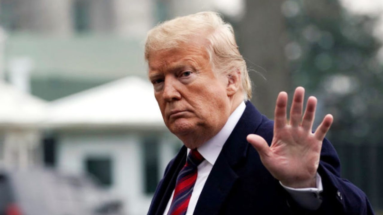 ইরান সংকটে নতুন মোড়  হামলা ও নেতৃত্ব প্রসঙ্গে বিস্ফোরক ইঙ্গিত ট্রাম্পের