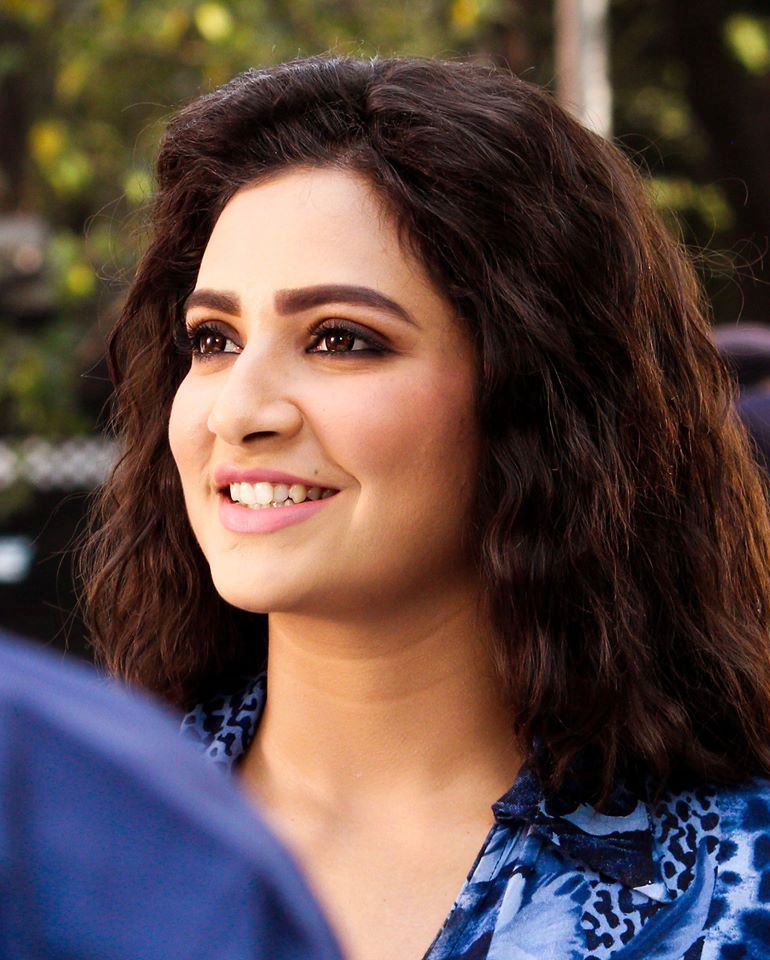 দুবাইয়ে আটকে শুভশ্রী