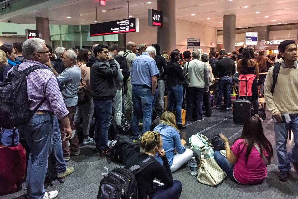 যুদ্ধের আবহে বিচ্ছিন্ন পশ্চিম এশিয়া: বাতিল ৬০০০ উড়ান, সবচেয়ে বিপর্যস্ত কোন কোন বিমানবন্দর?