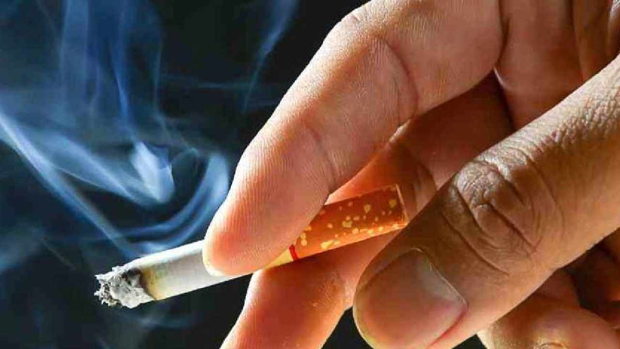 সিগারেটে কেবল ফুসফুসের ক্ষতি হচ্ছে না বাড়ছে গলার ক্যানসারের ঝুঁকিও ৫ উপসর্গ অবহেলা করলেই বিপদ