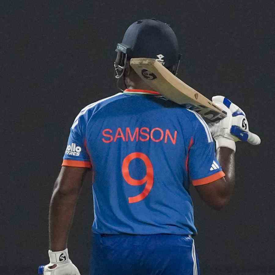 ভিন্ন ধর্মে প্রেম, পড়াশোনা রসায়ন নিয়ে গলা ফাটান স্বামীর ব্যাটিংয়ে সঞ্জুর সাফল্যের নেপথ্য কারিগর ত্রিশোর্ধ্ব চারুলতা