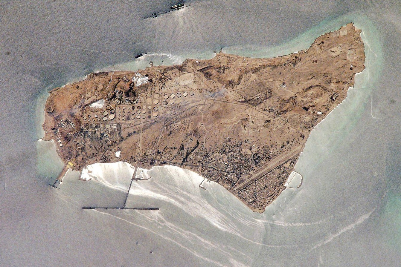 খার্গ দ্বীপে হামলায় চিনের উদ্বেগ আমেরিকা ইজ়রায়েলের হুমকিতে বেজিংয়ের সিঁদুরে মেঘ