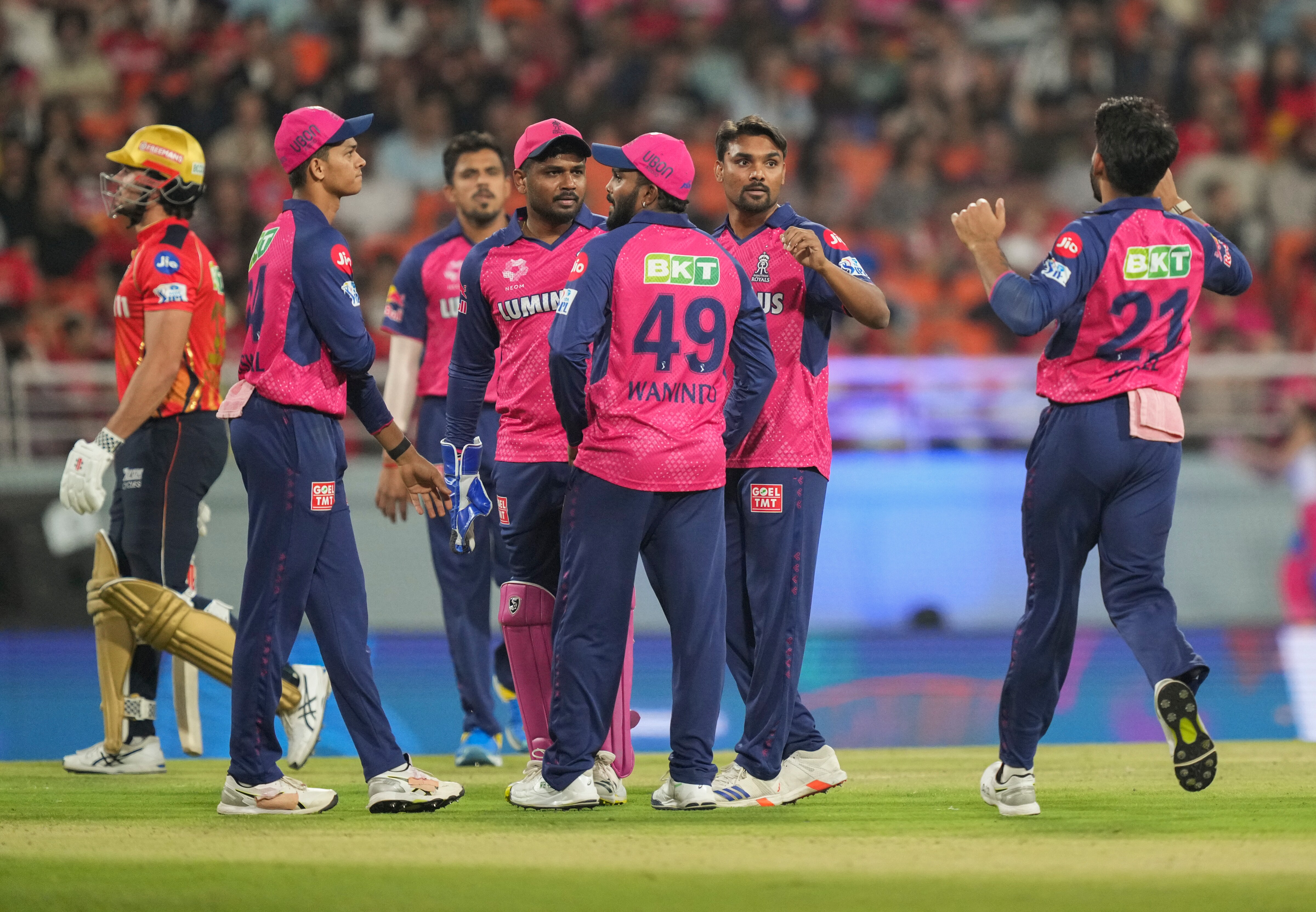 ১৬ হাজার কোটি টাকাতেও নয় সন্তুষ্ট রাজস্থান মালিকরা বৈভবদের দলে বিনিয়োগ বাড়াতে নতুন দাবি উঠল